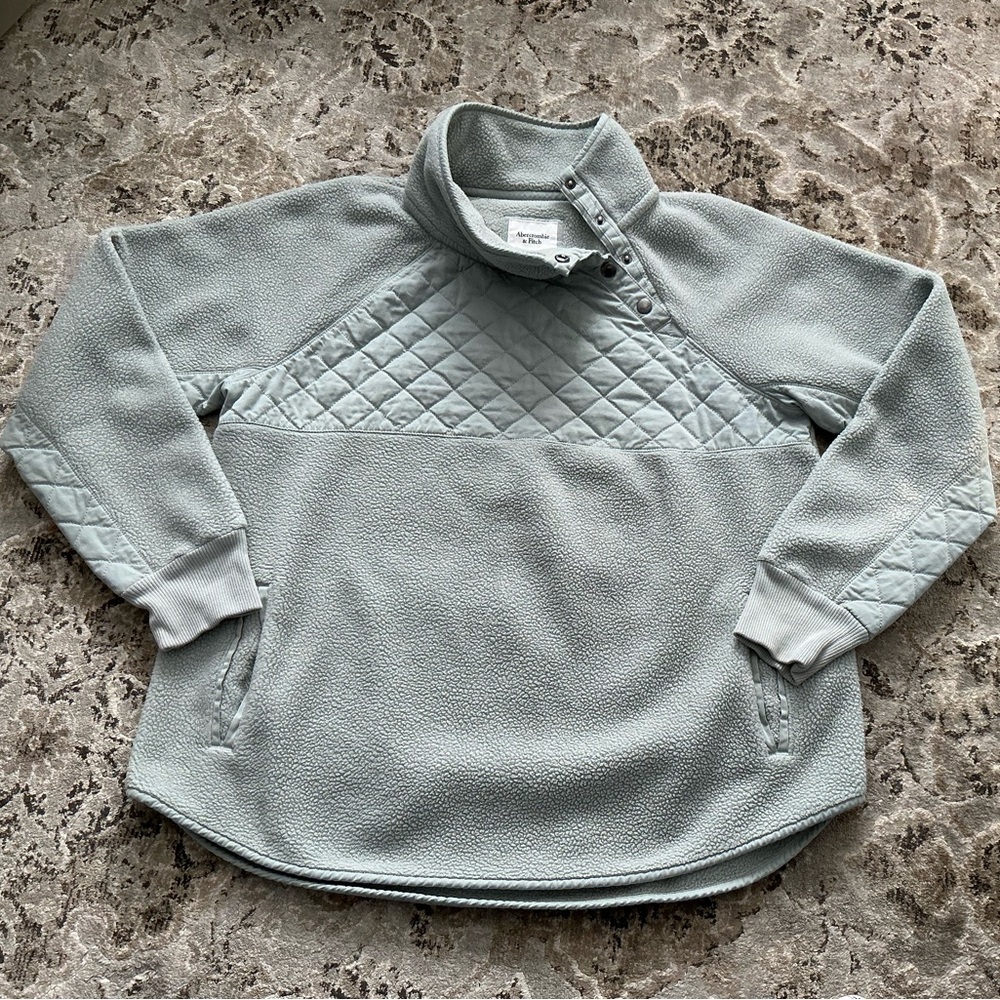 Comfy warm ABERCROMBIE & FITCH pullover 🍃🍃 - Picture 3 of 12
